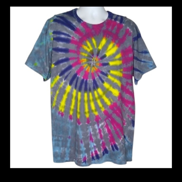New Gildan Multicolor Tie-Dye Shirt - Picture 2 of 5
